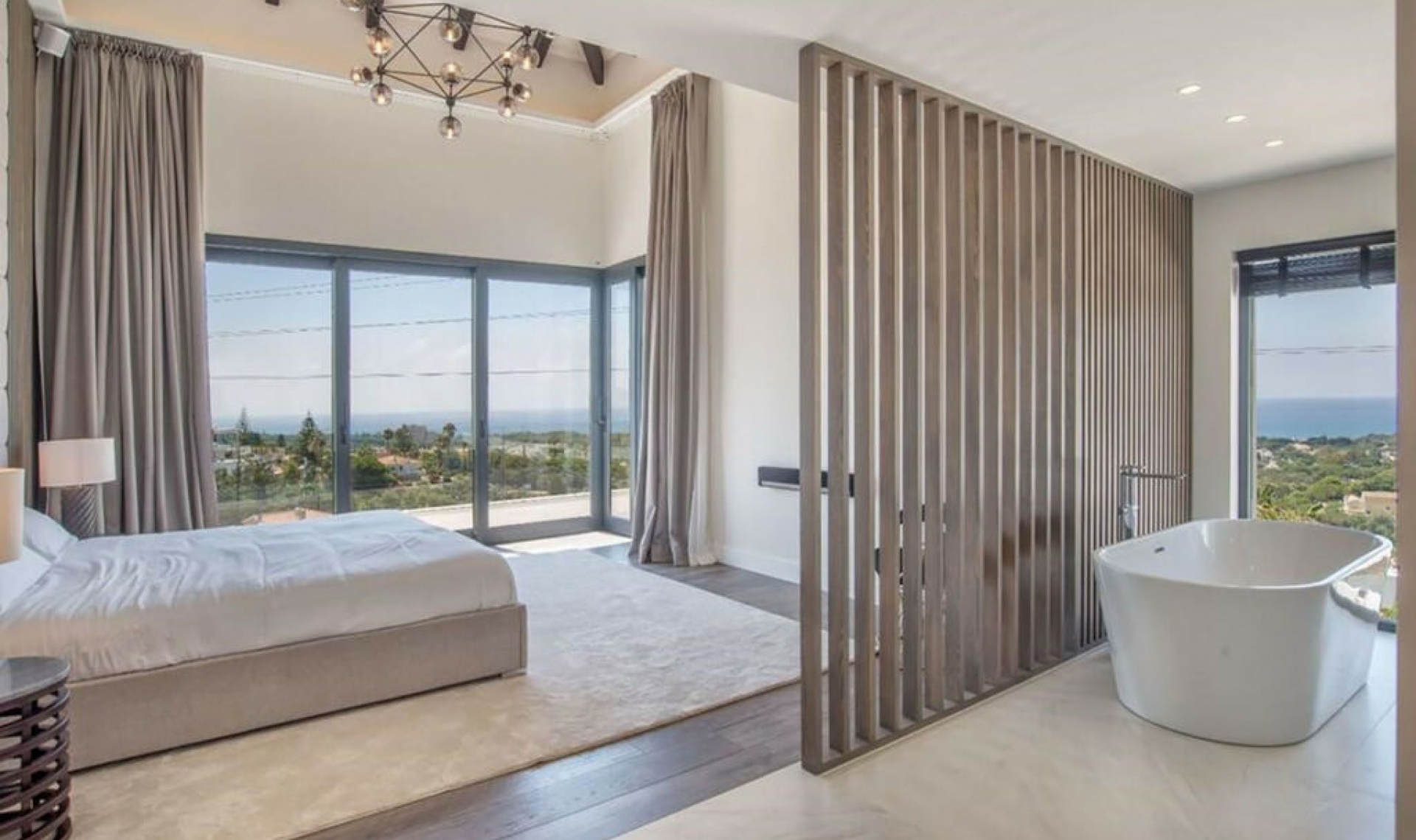 Resale - House -
Elviria