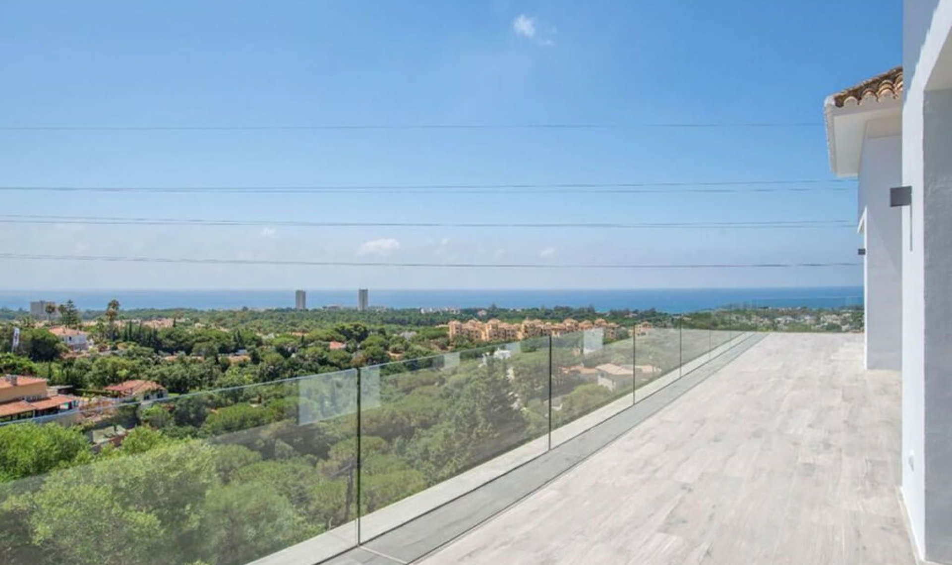 Resale - House -
Elviria