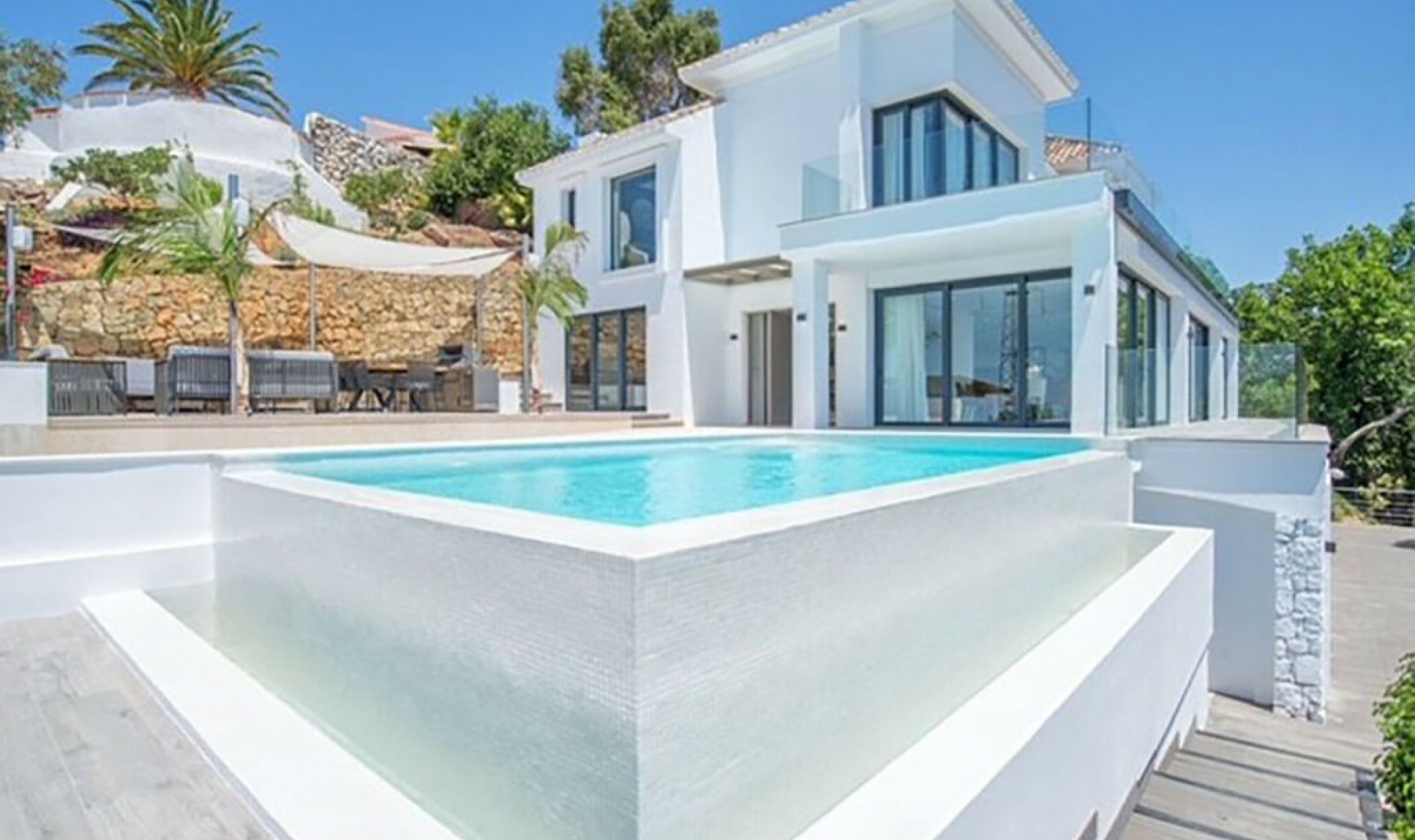 Resale - House -
Elviria