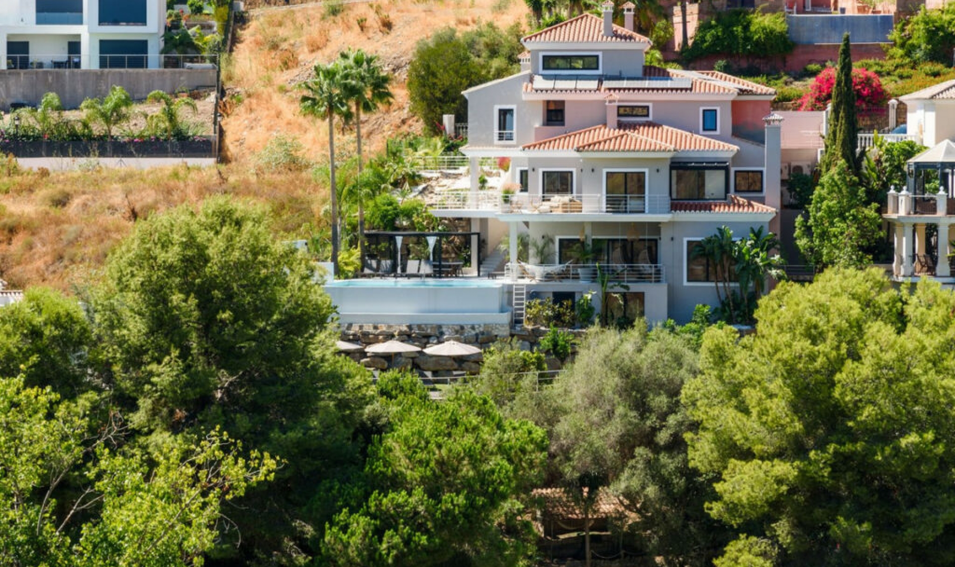 Resale - House -
Elviria