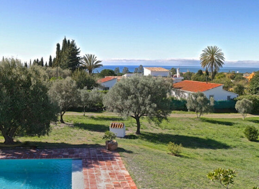 Resale - House -
Elviria