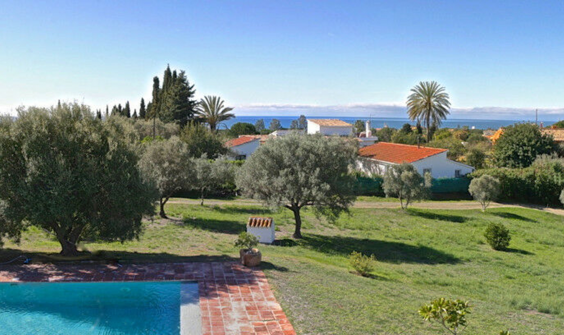 Resale - House -
Elviria