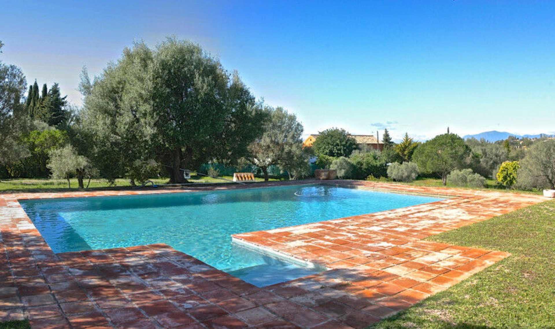 Resale - House -
Elviria