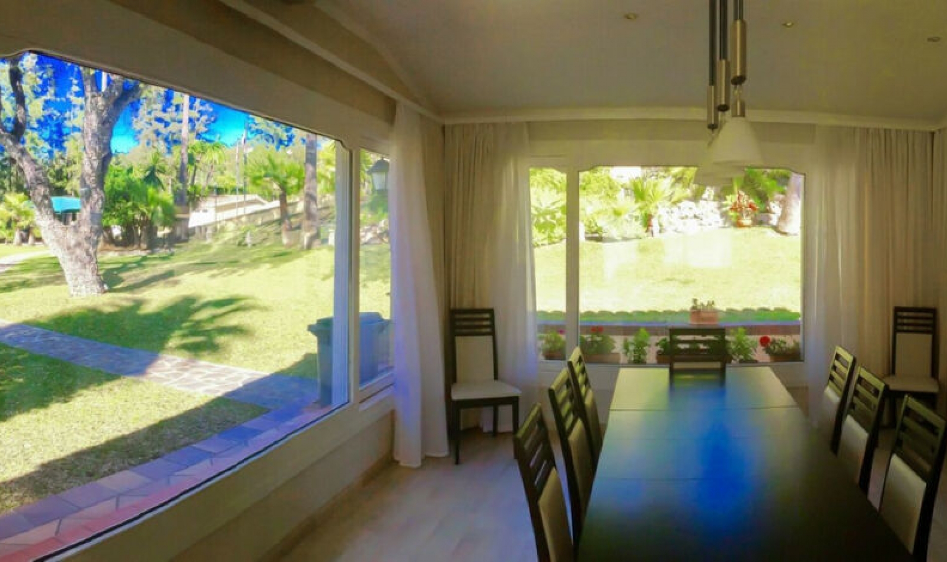 Resale - House -
Elviria