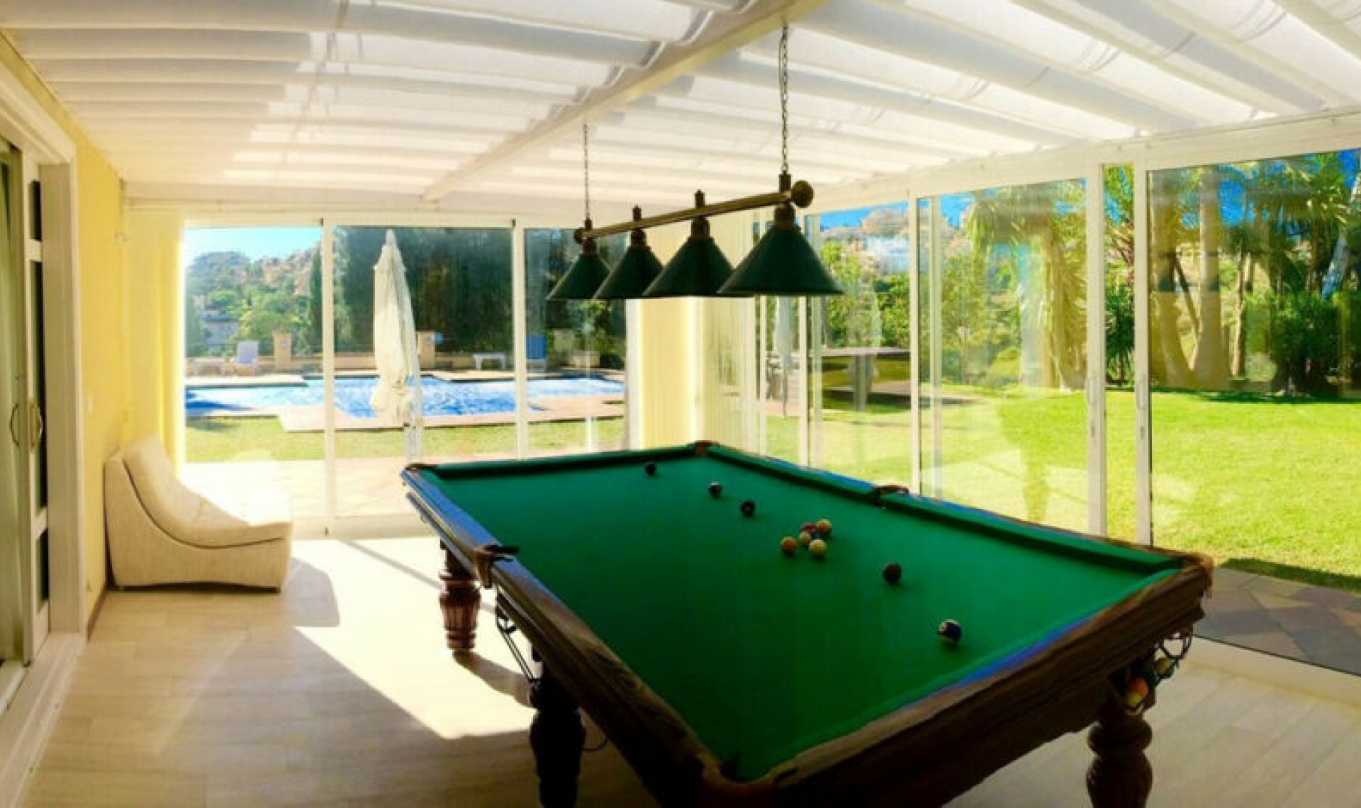 Resale - House -
Elviria