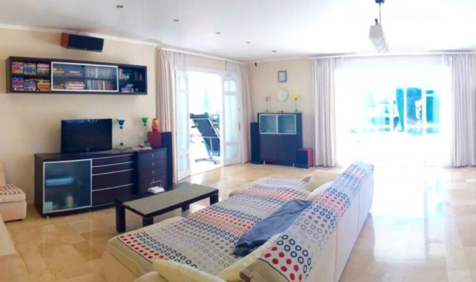 Resale - House -
Elviria