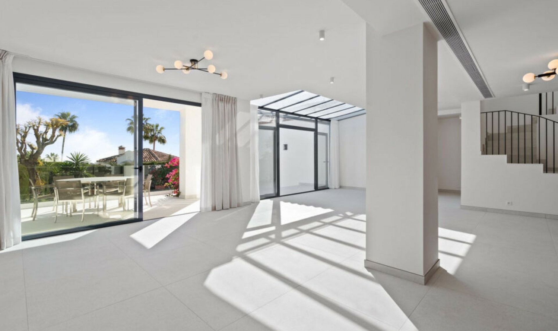 Resale - House -
Elviria