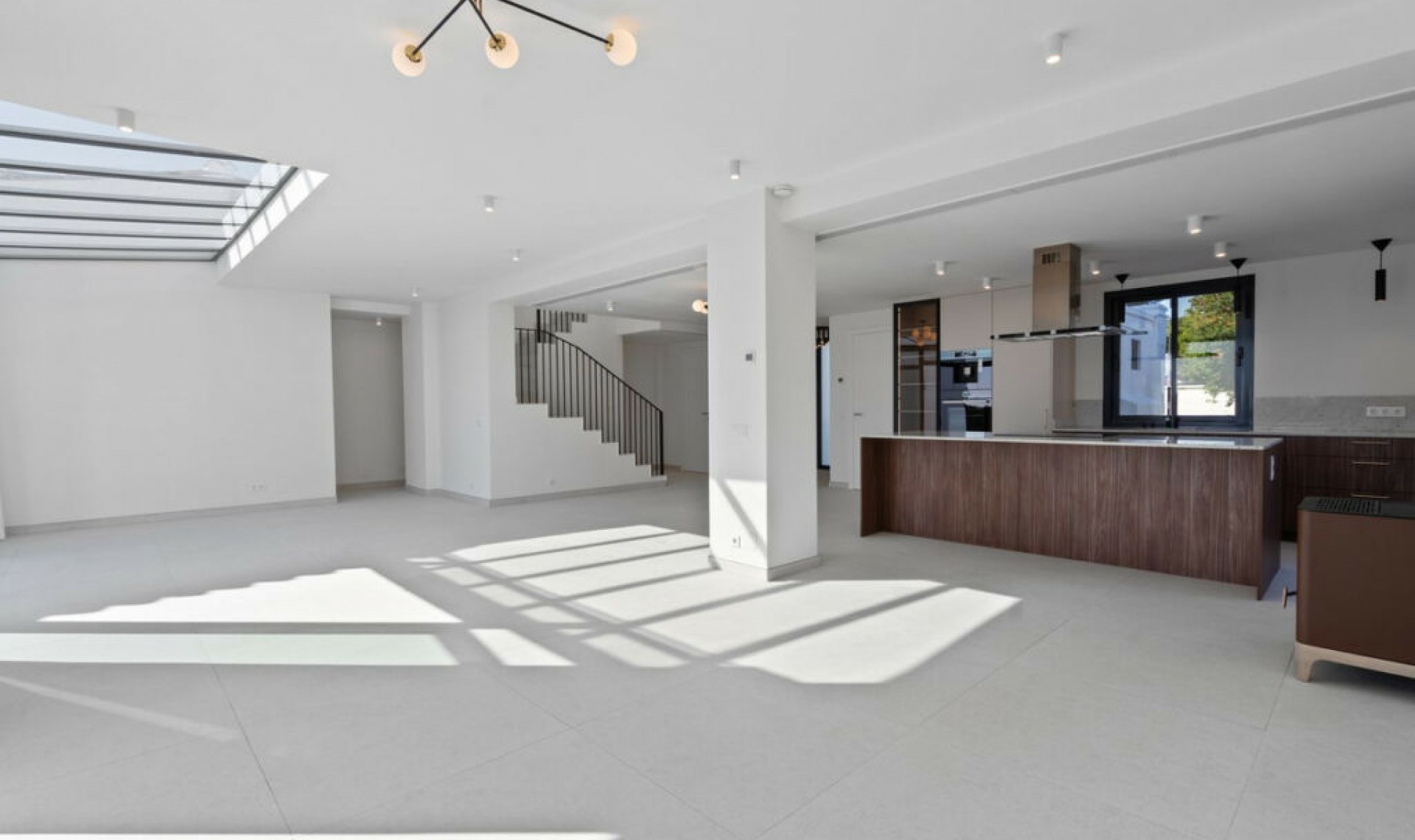 Resale - House -
Elviria