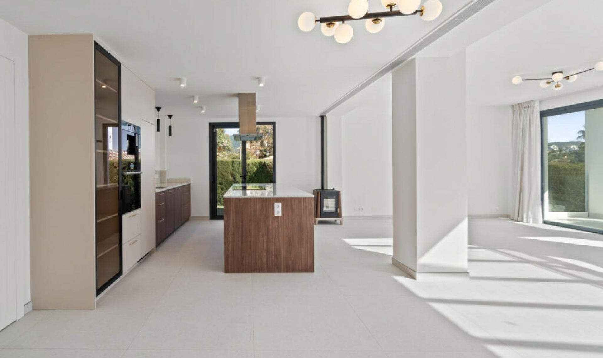 Resale - House -
Elviria