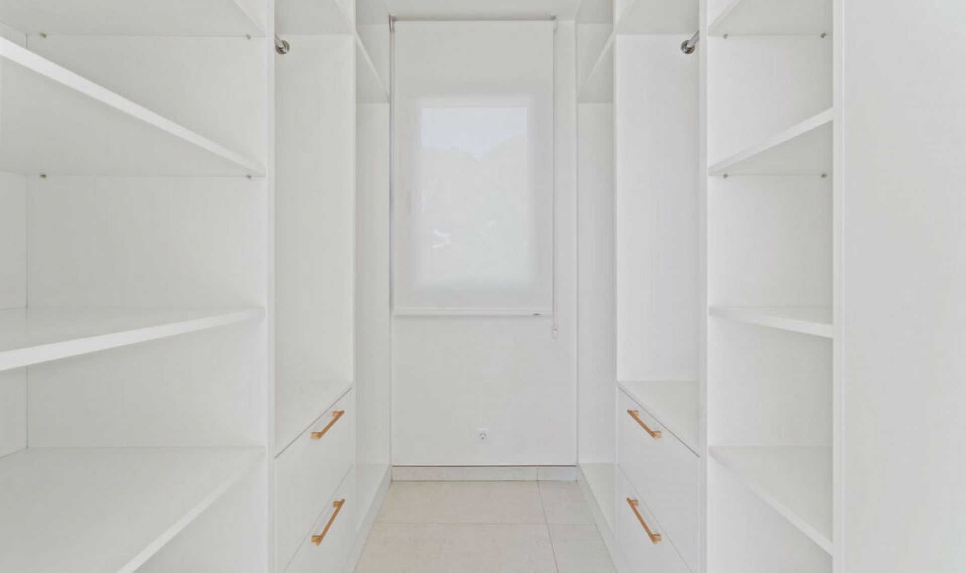 Resale - House -
Elviria