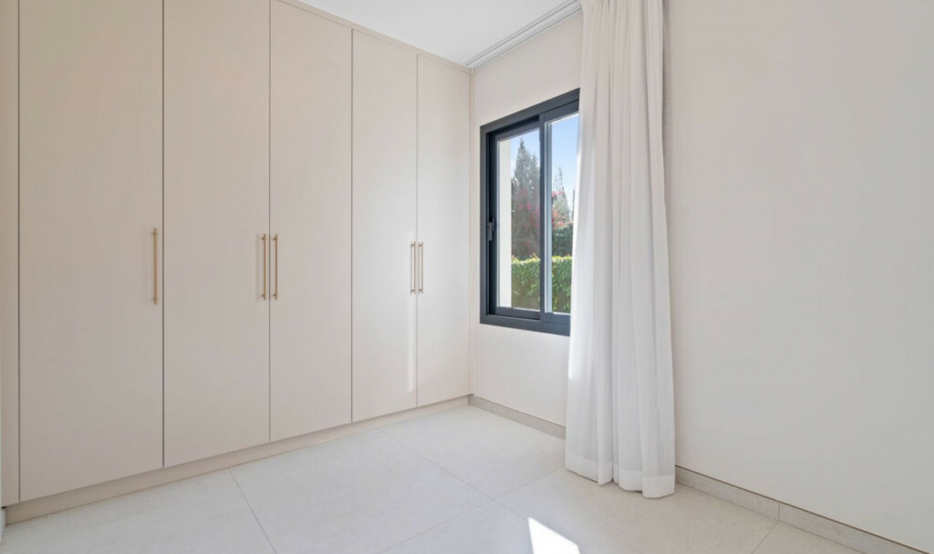 Resale - House -
Elviria