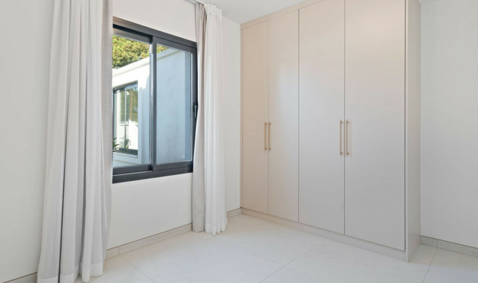 Resale - House -
Elviria