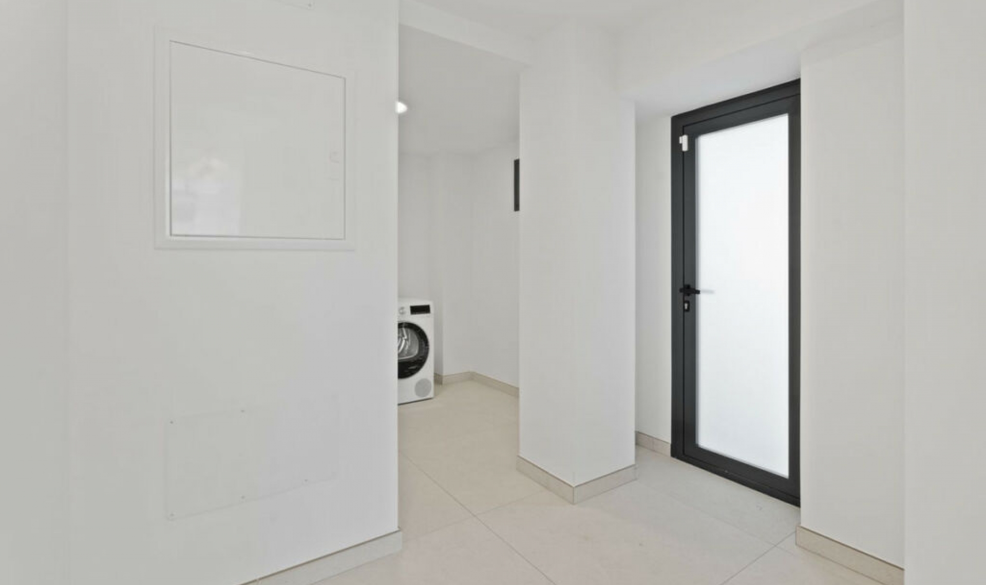 Resale - House -
Elviria