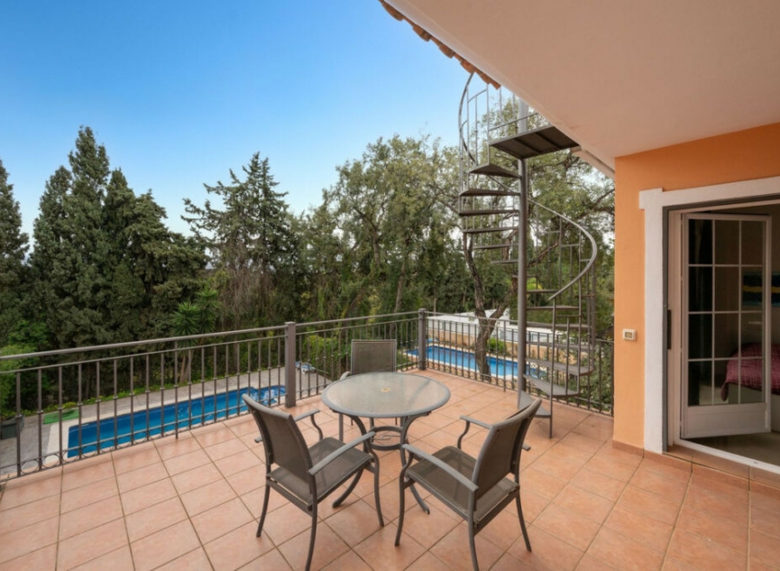 Resale - House -
Elviria