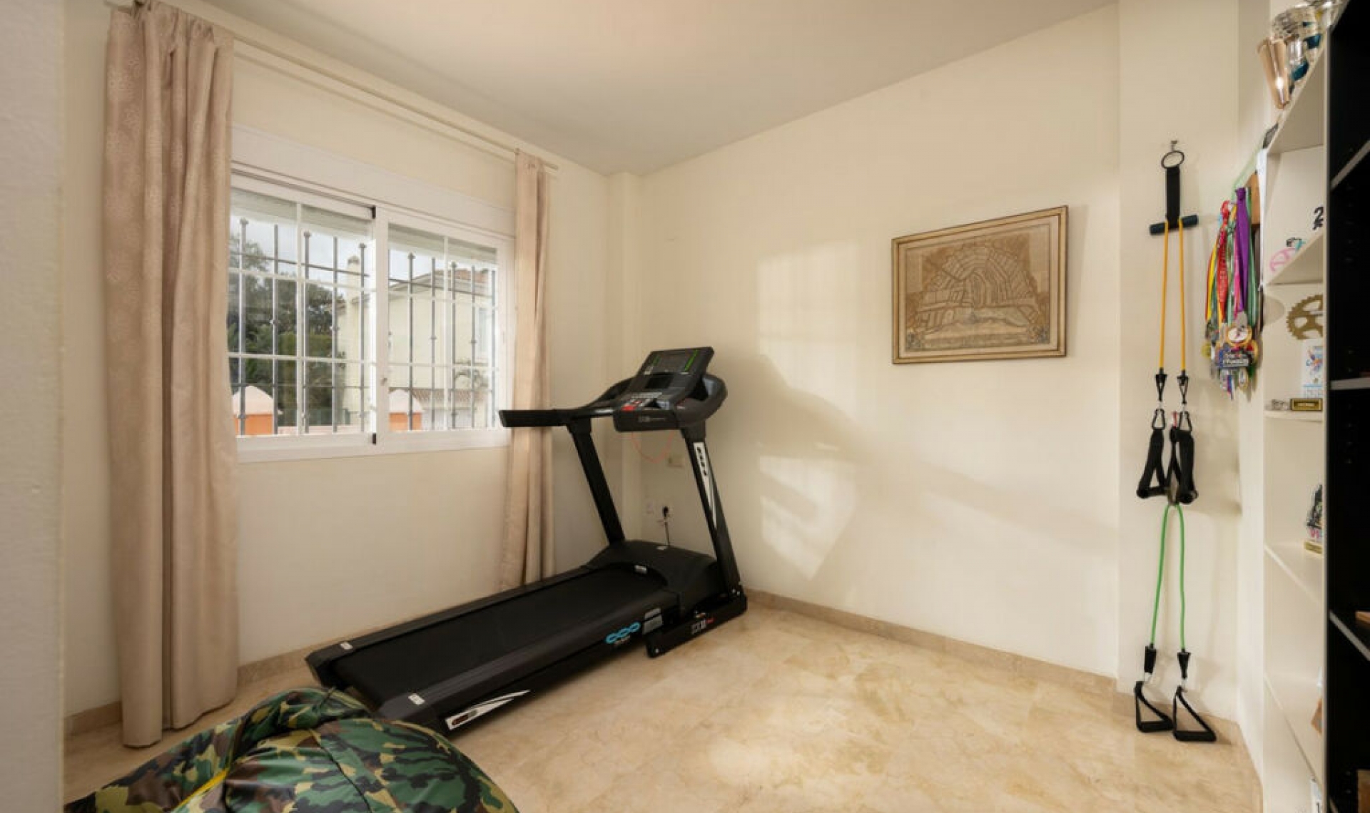 Resale - House -
Elviria