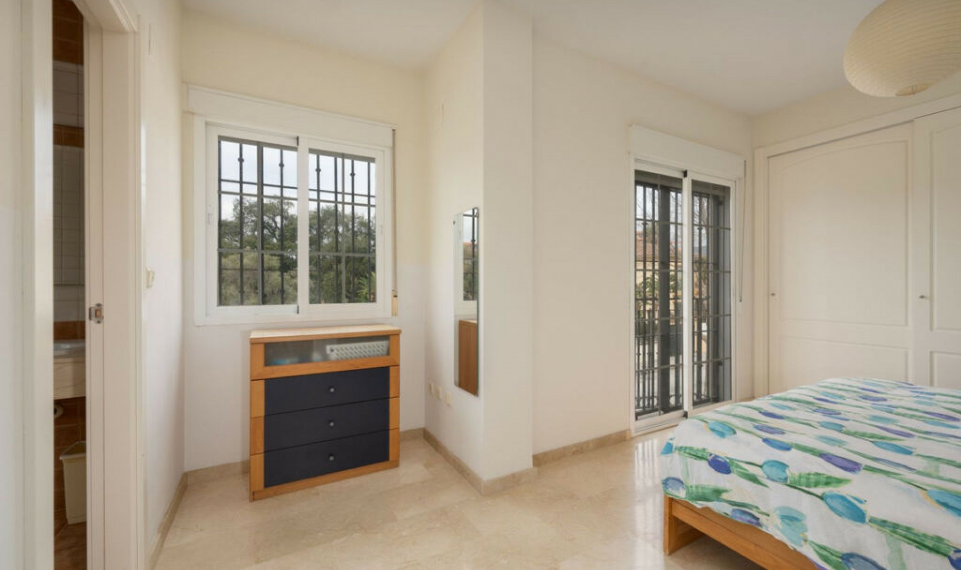 Resale - House -
Elviria