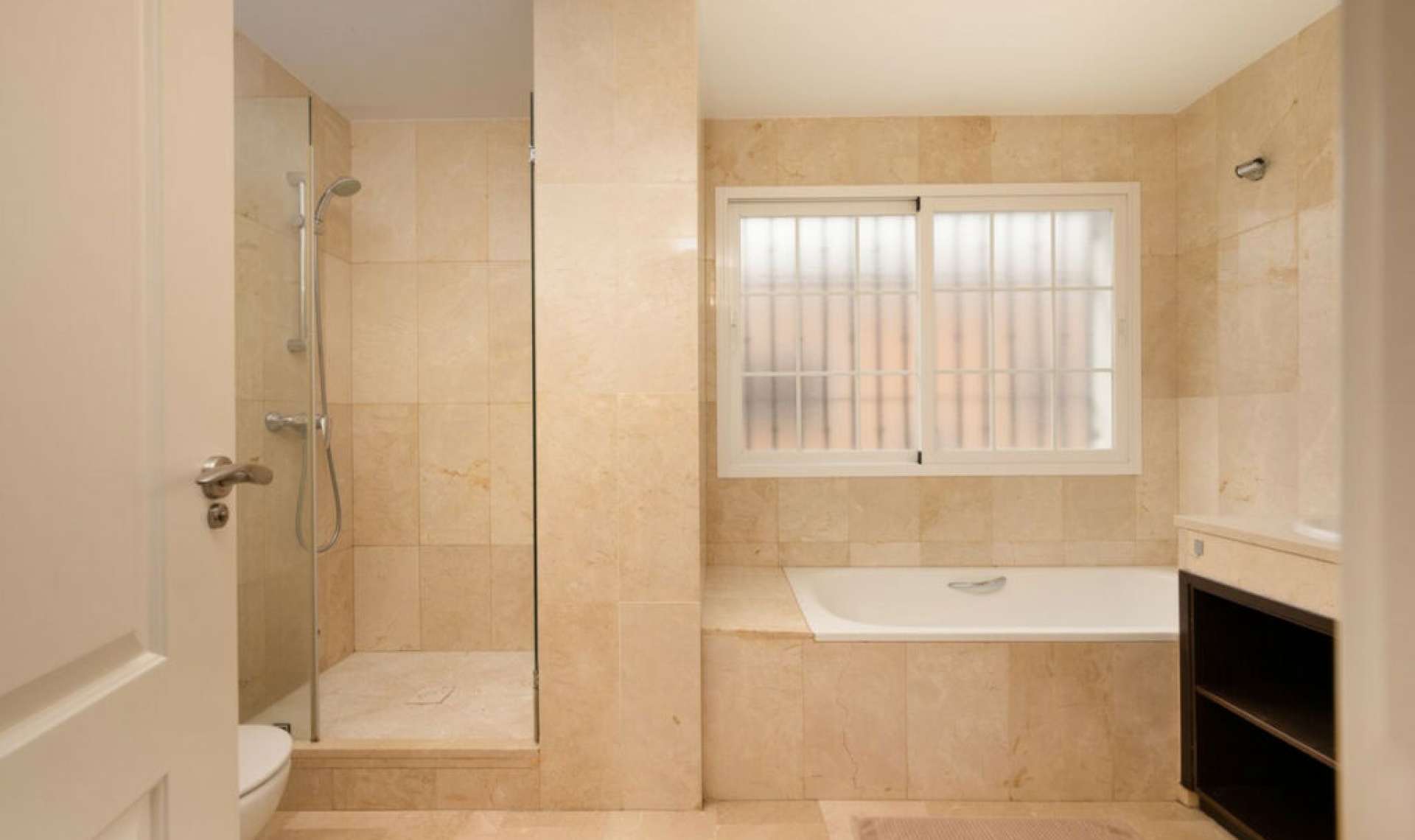 Resale - House -
Elviria