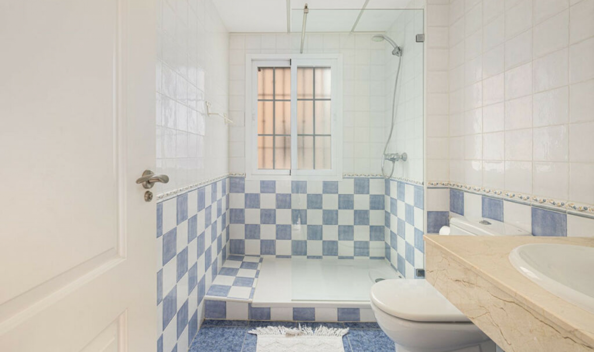 Resale - House -
Elviria