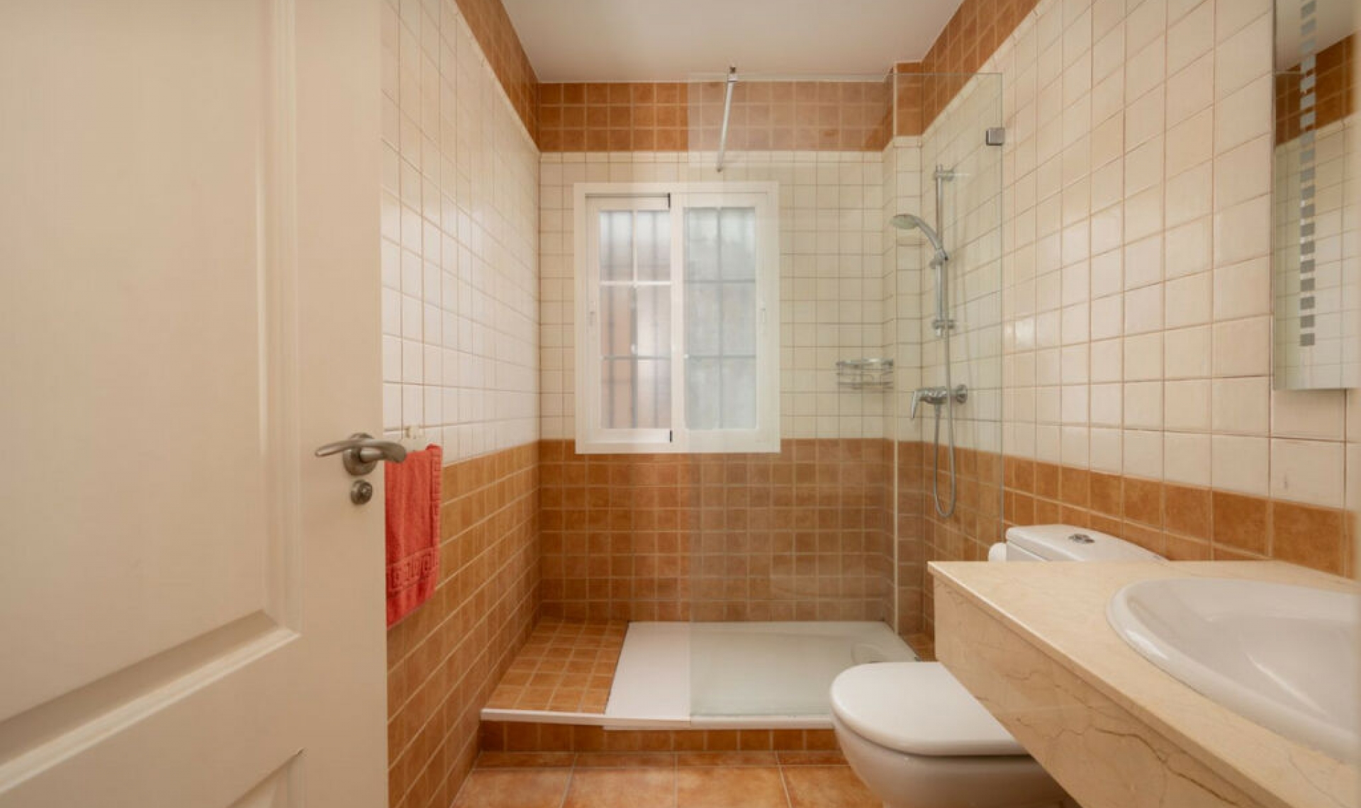 Resale - House -
Elviria