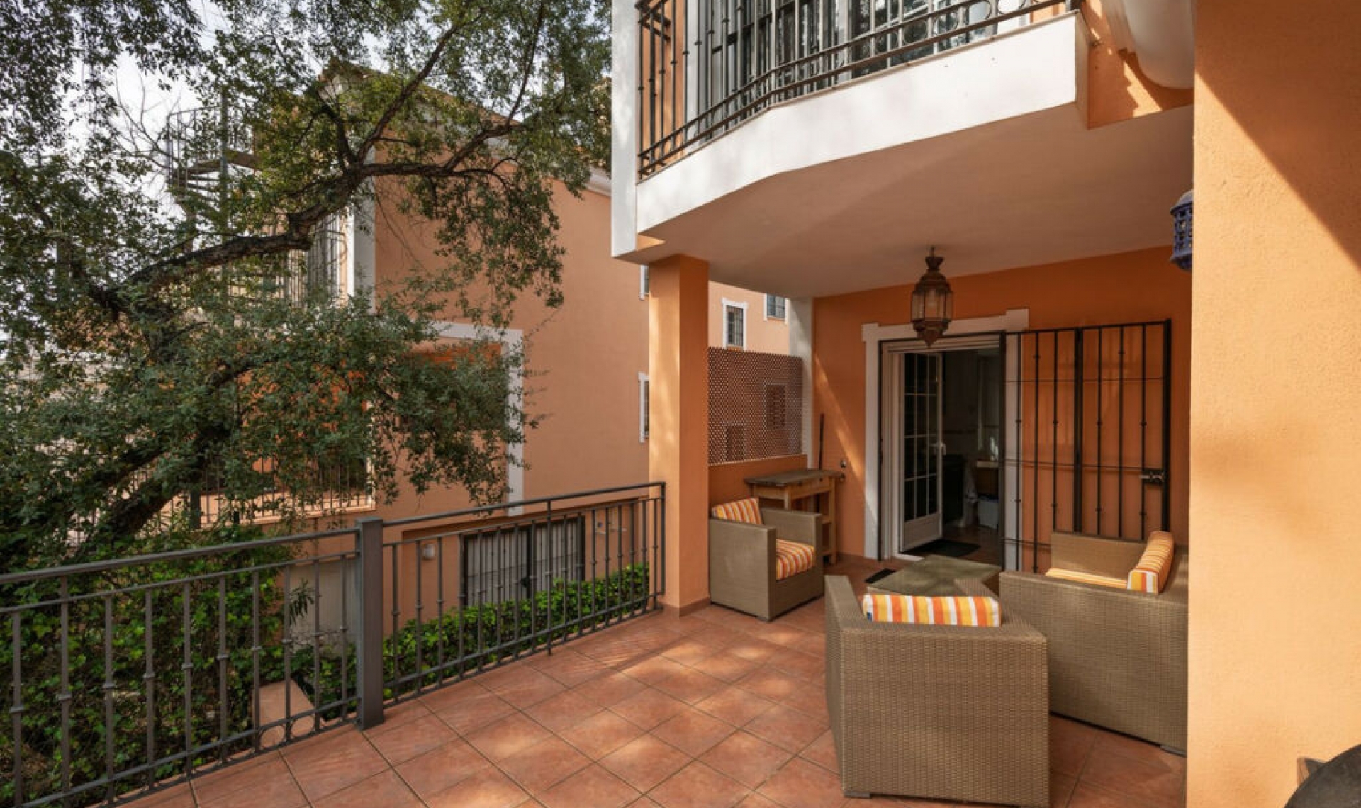 Resale - House -
Elviria