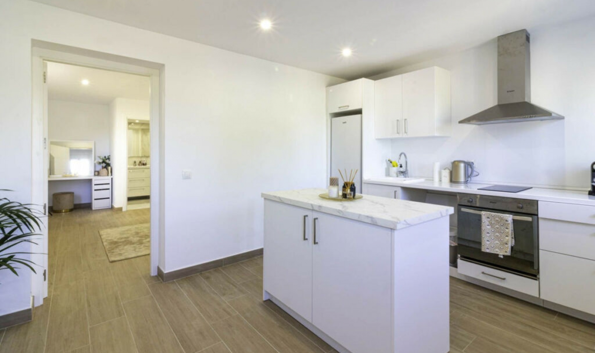 Resale - House -
Elviria