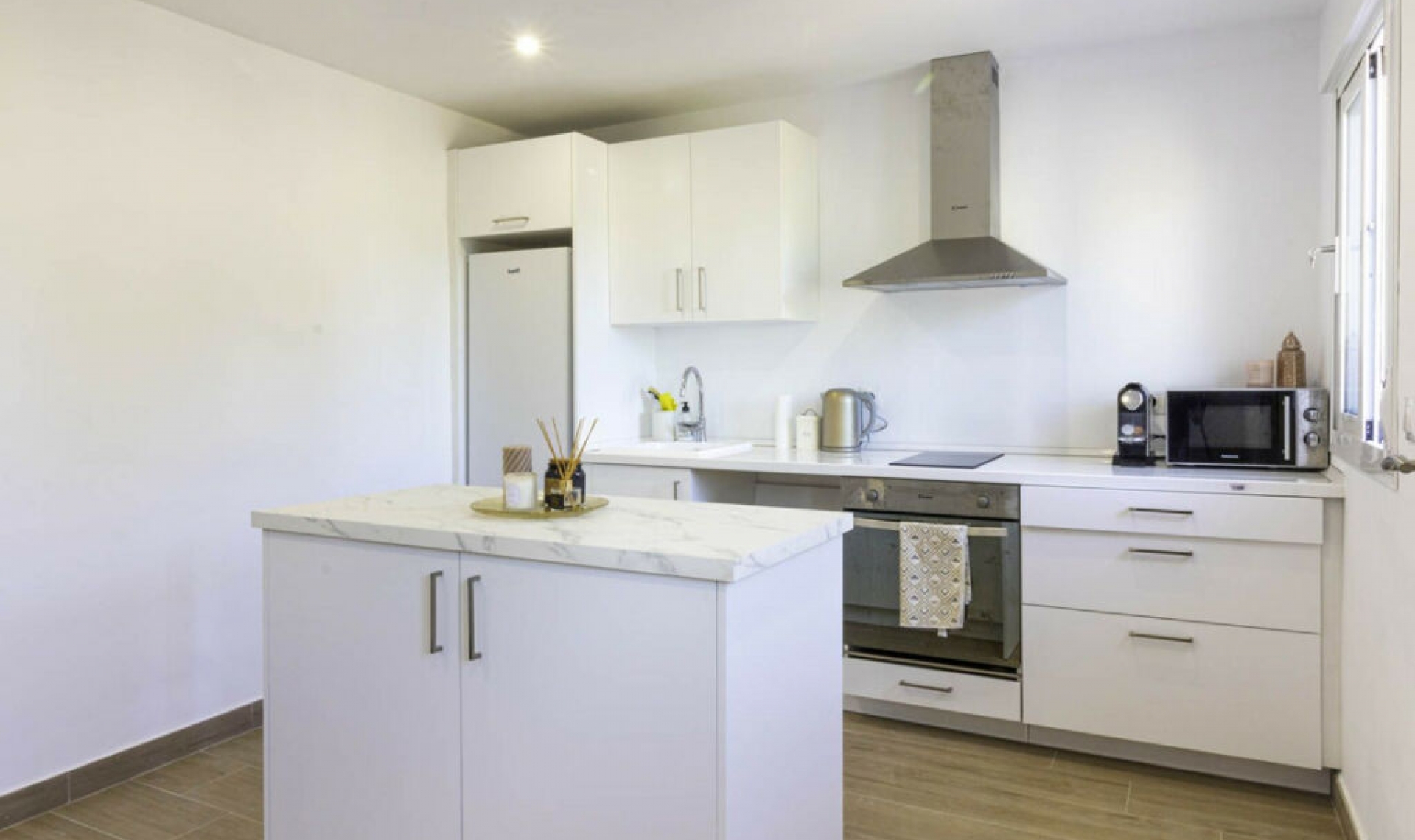 Resale - House -
Elviria