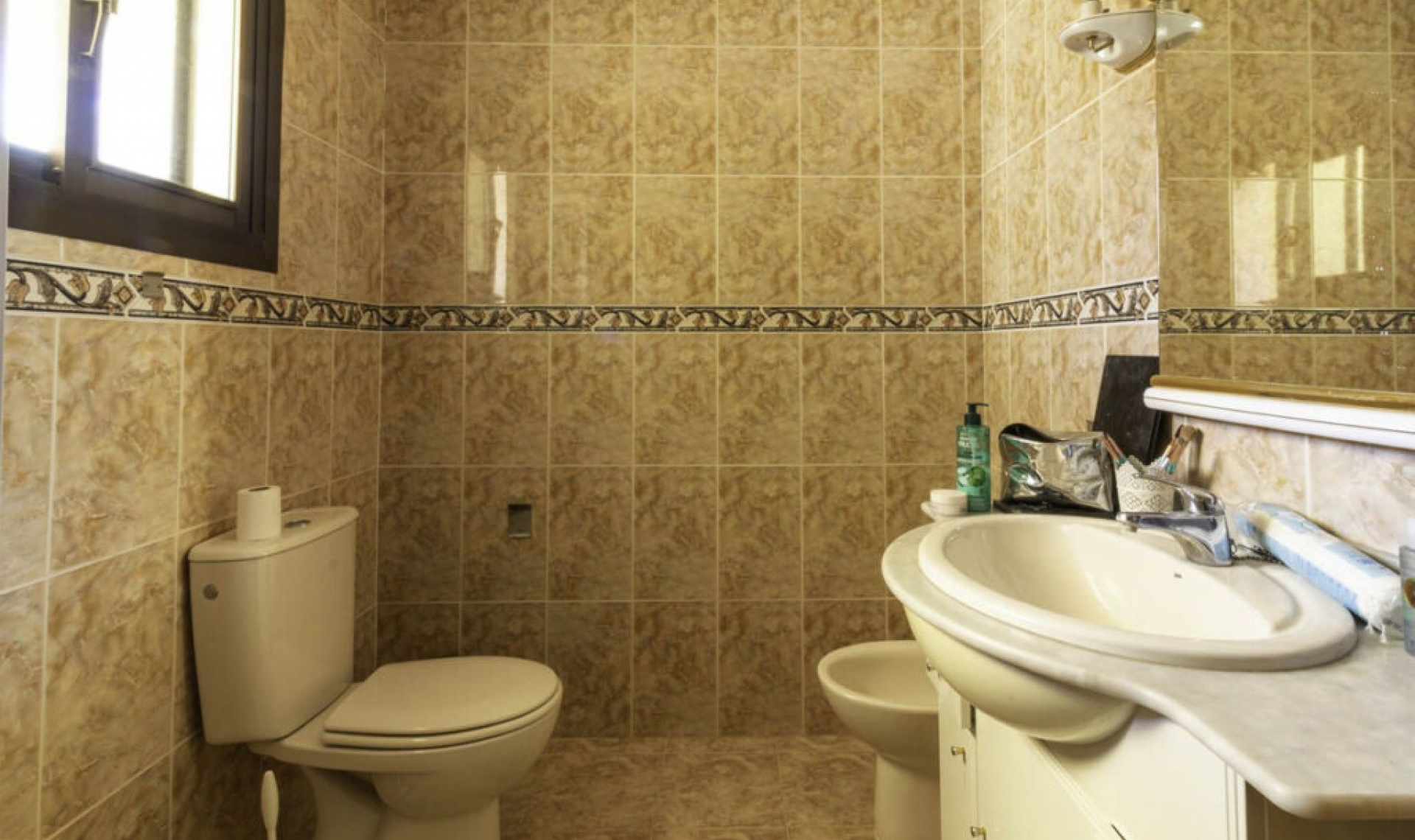 Resale - House -
Elviria