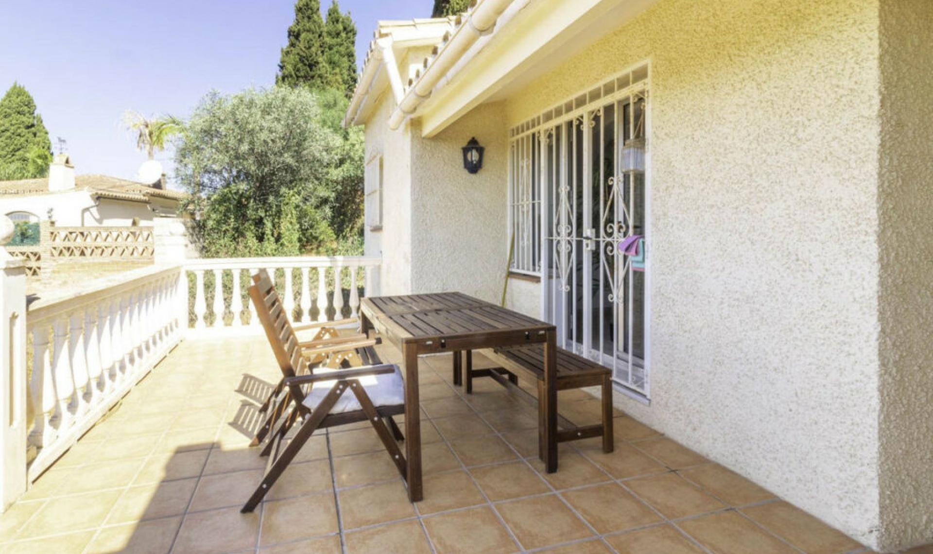 Resale - House -
Elviria