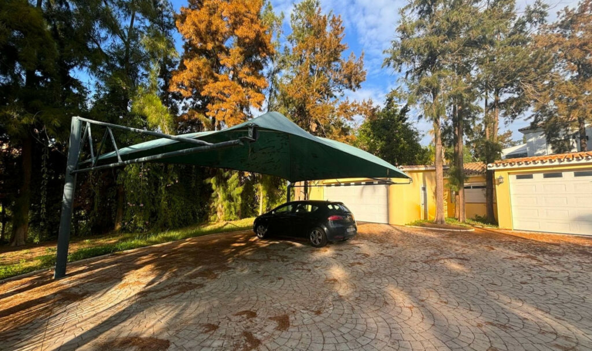 Resale - House -
Elviria