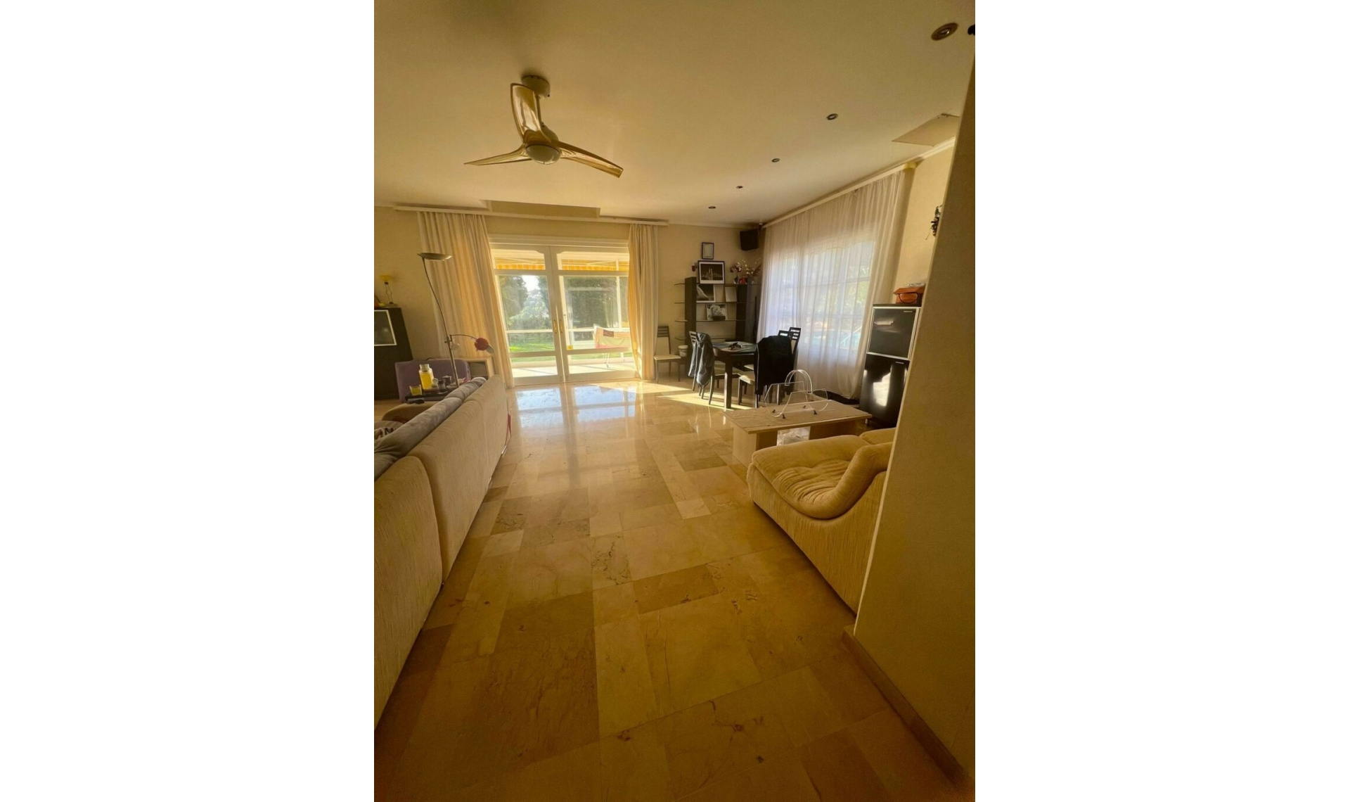 Resale - House -
Elviria