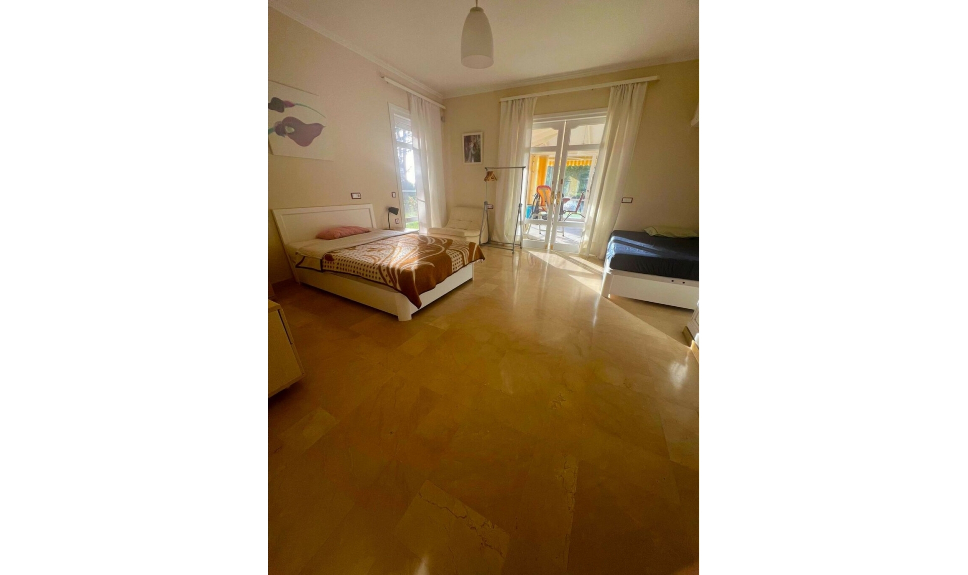 Resale - House -
Elviria