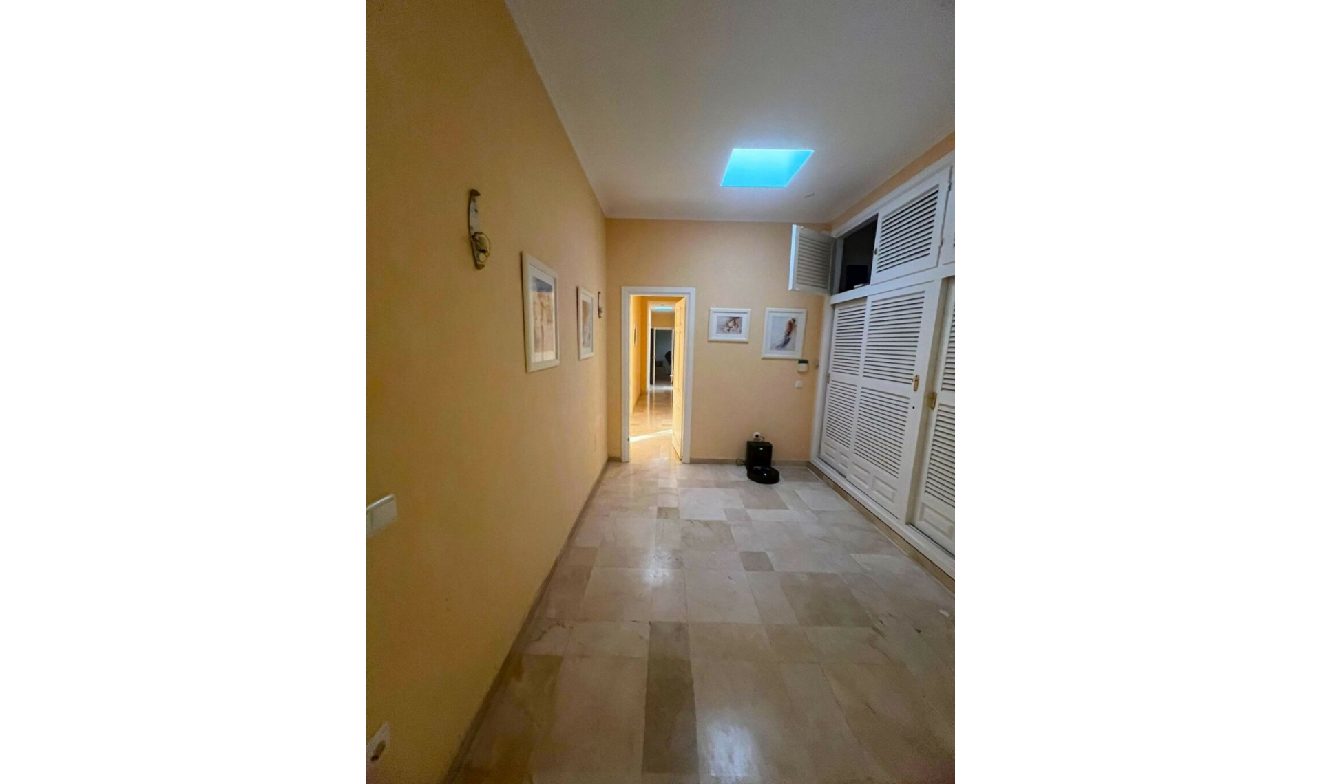 Resale - House -
Elviria