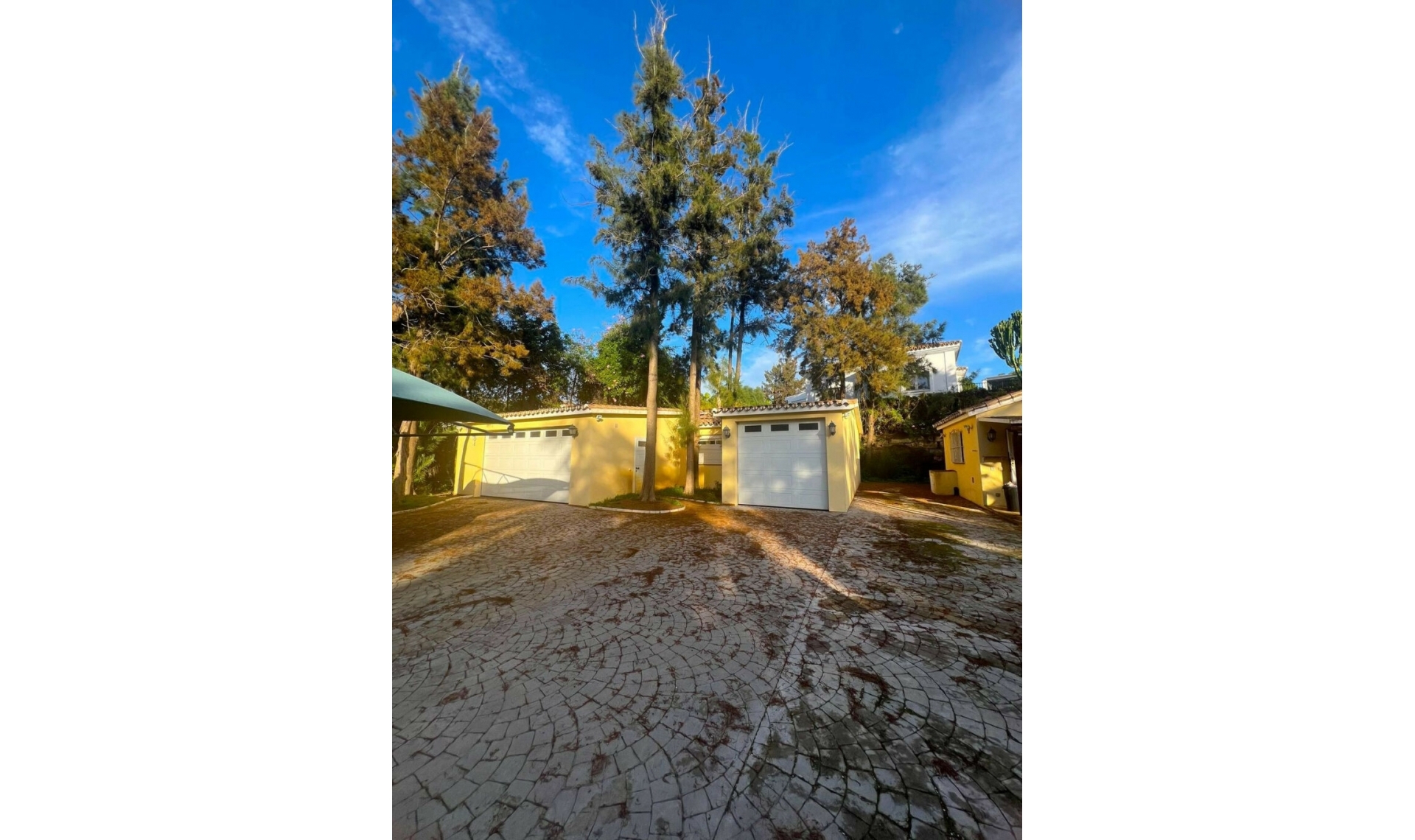 Resale - House -
Elviria