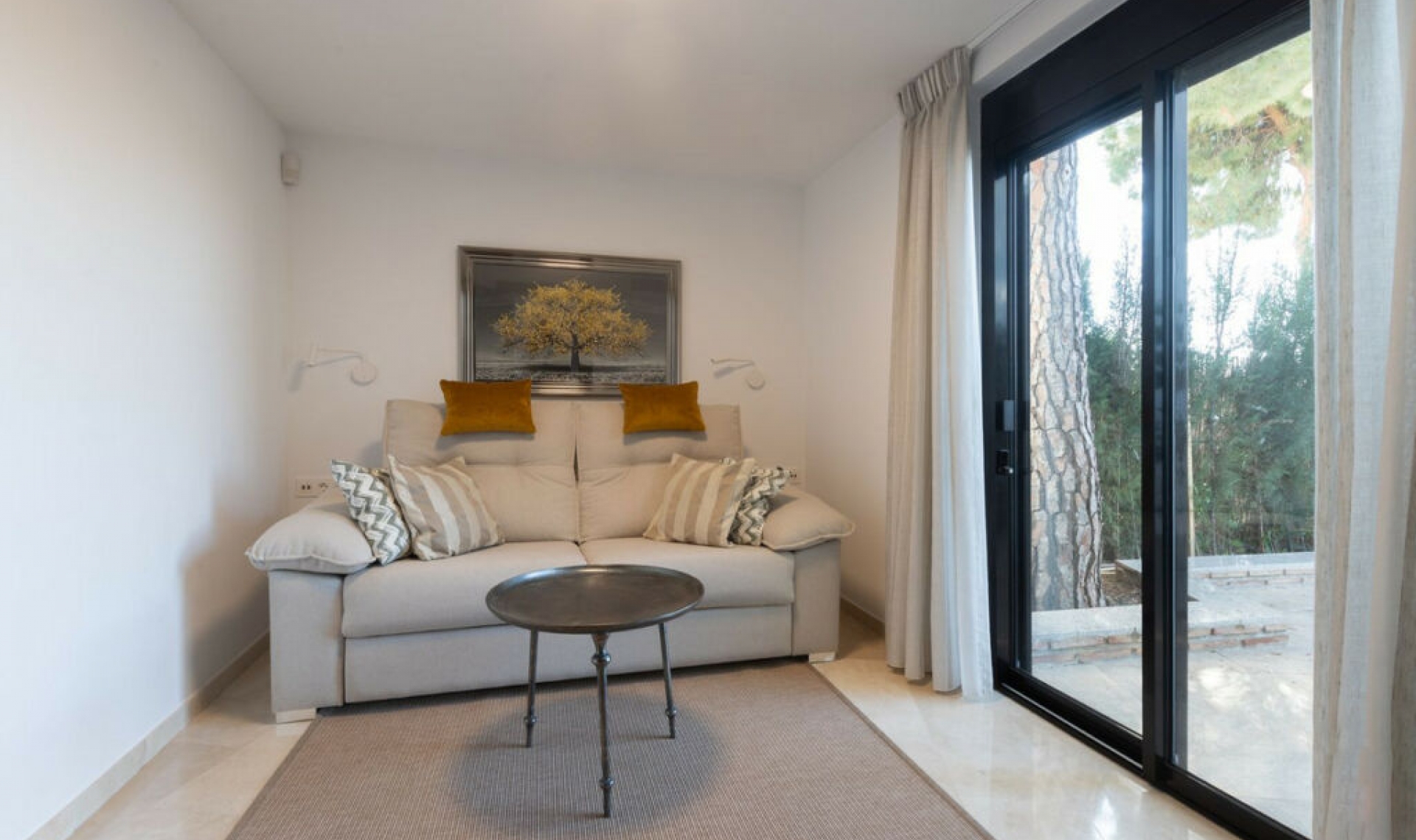 Resale - House -
Elviria