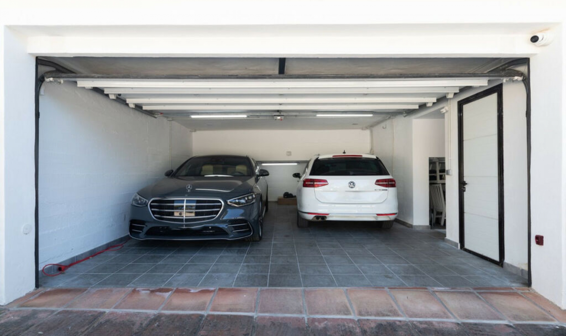 Resale - House -
Elviria