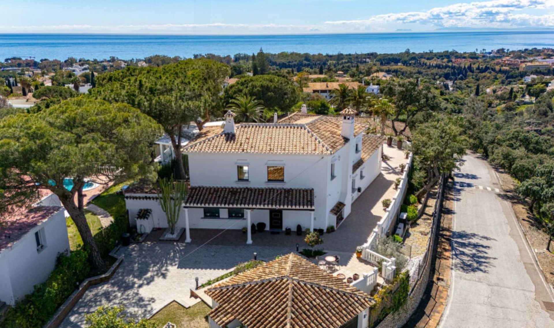 Resale - House -
Elviria