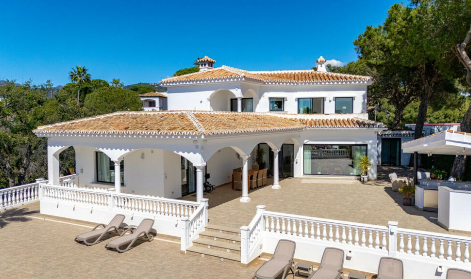 Resale - House -
Elviria
