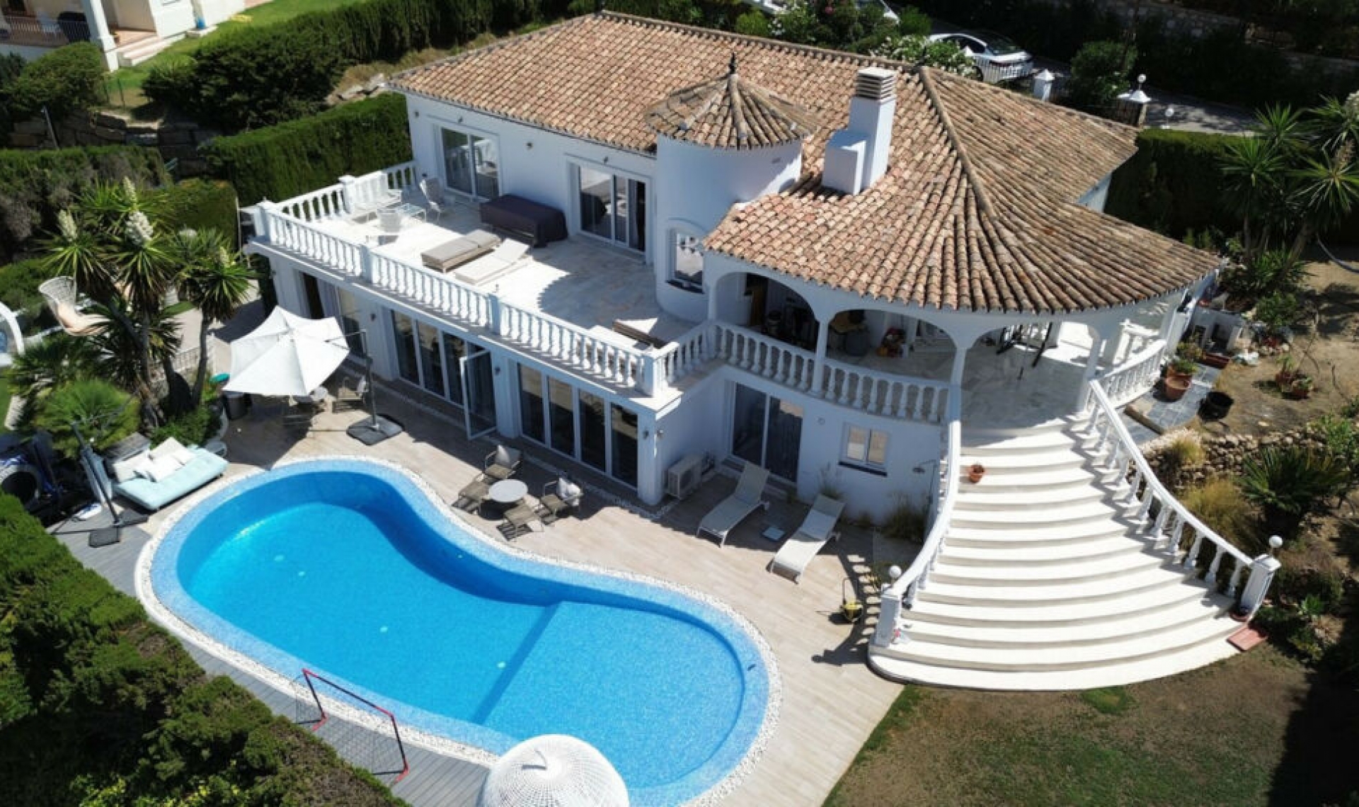 Resale - House -
Elviria