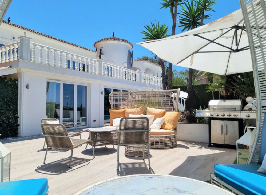 Resale - House -
Elviria