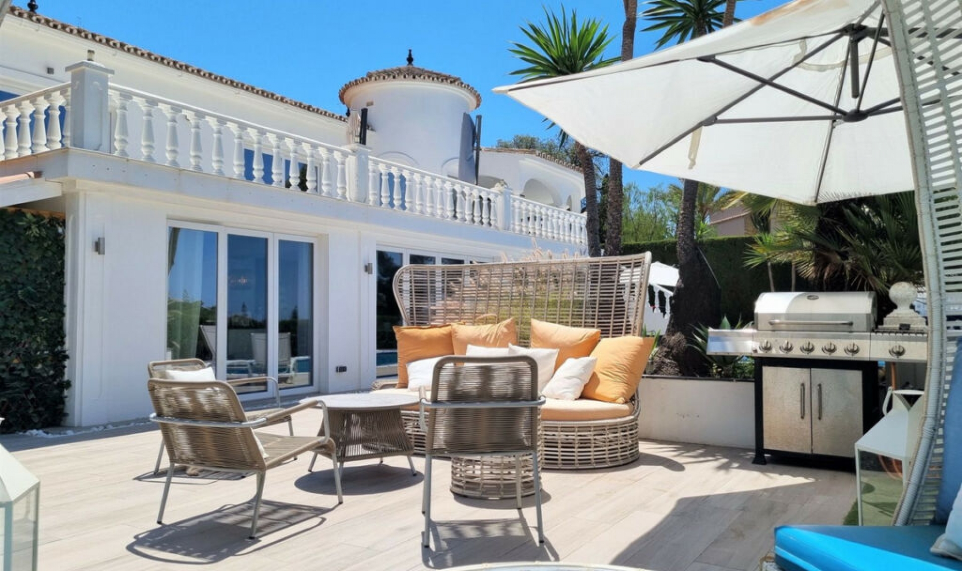 Resale - House -
Elviria