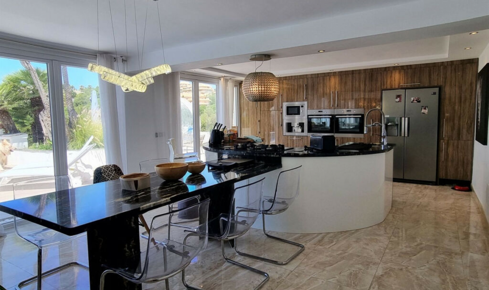Resale - House -
Elviria