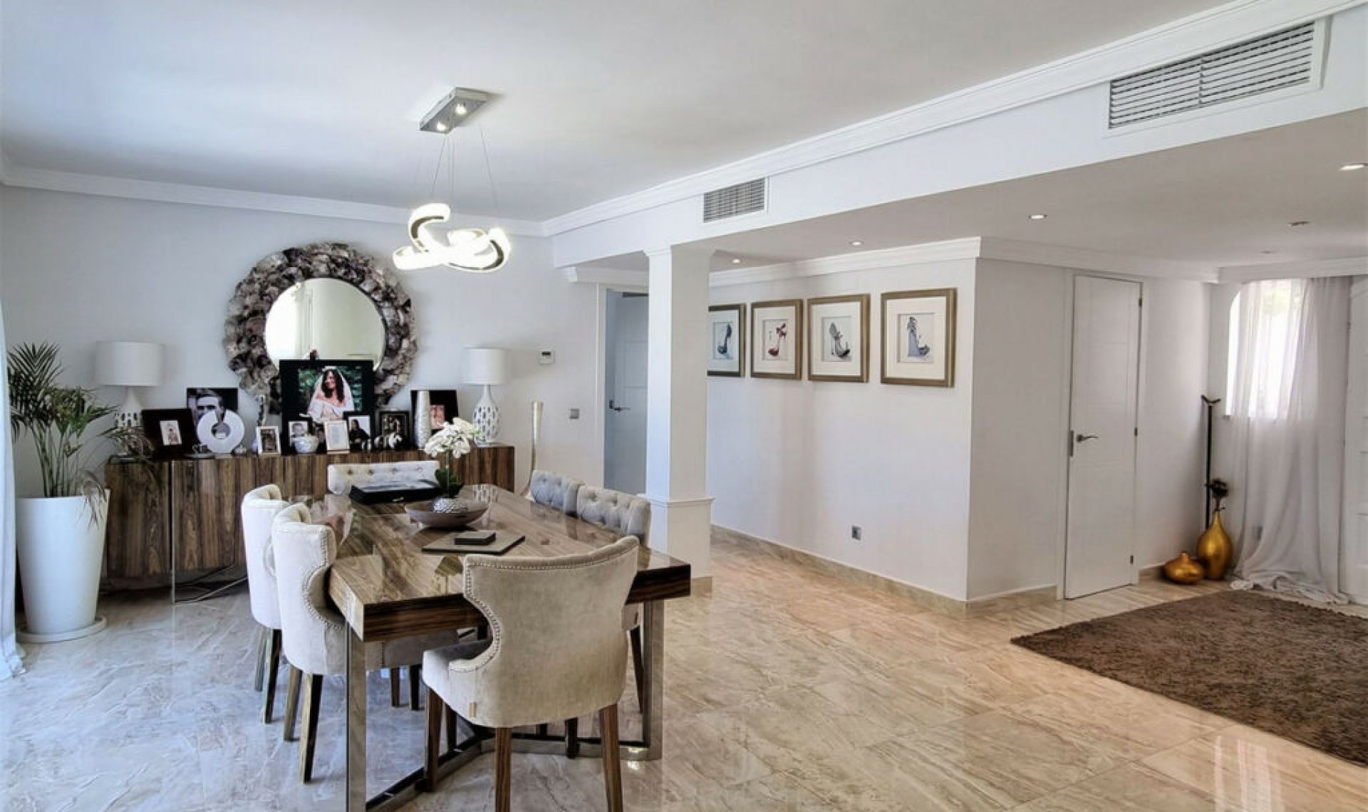 Resale - House -
Elviria