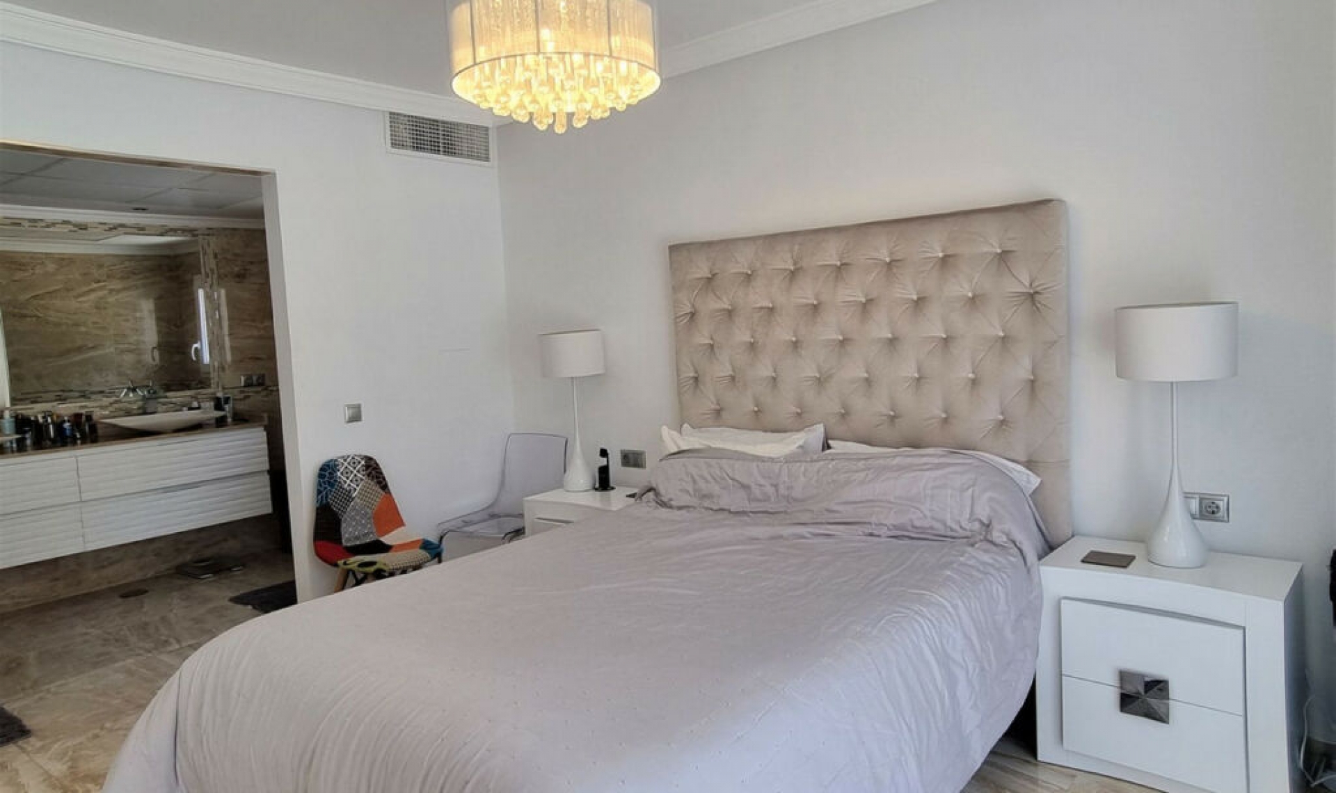 Resale - House -
Elviria