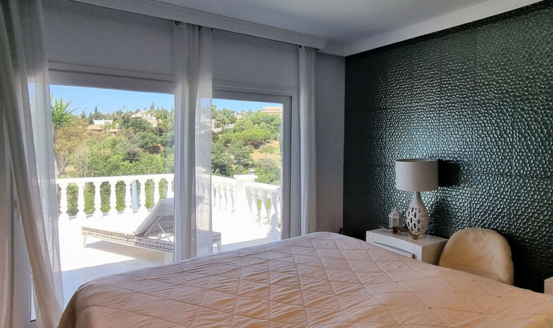 Resale - House -
Elviria