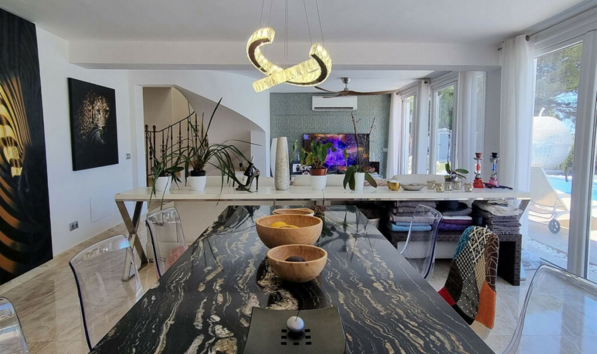 Resale - House -
Elviria