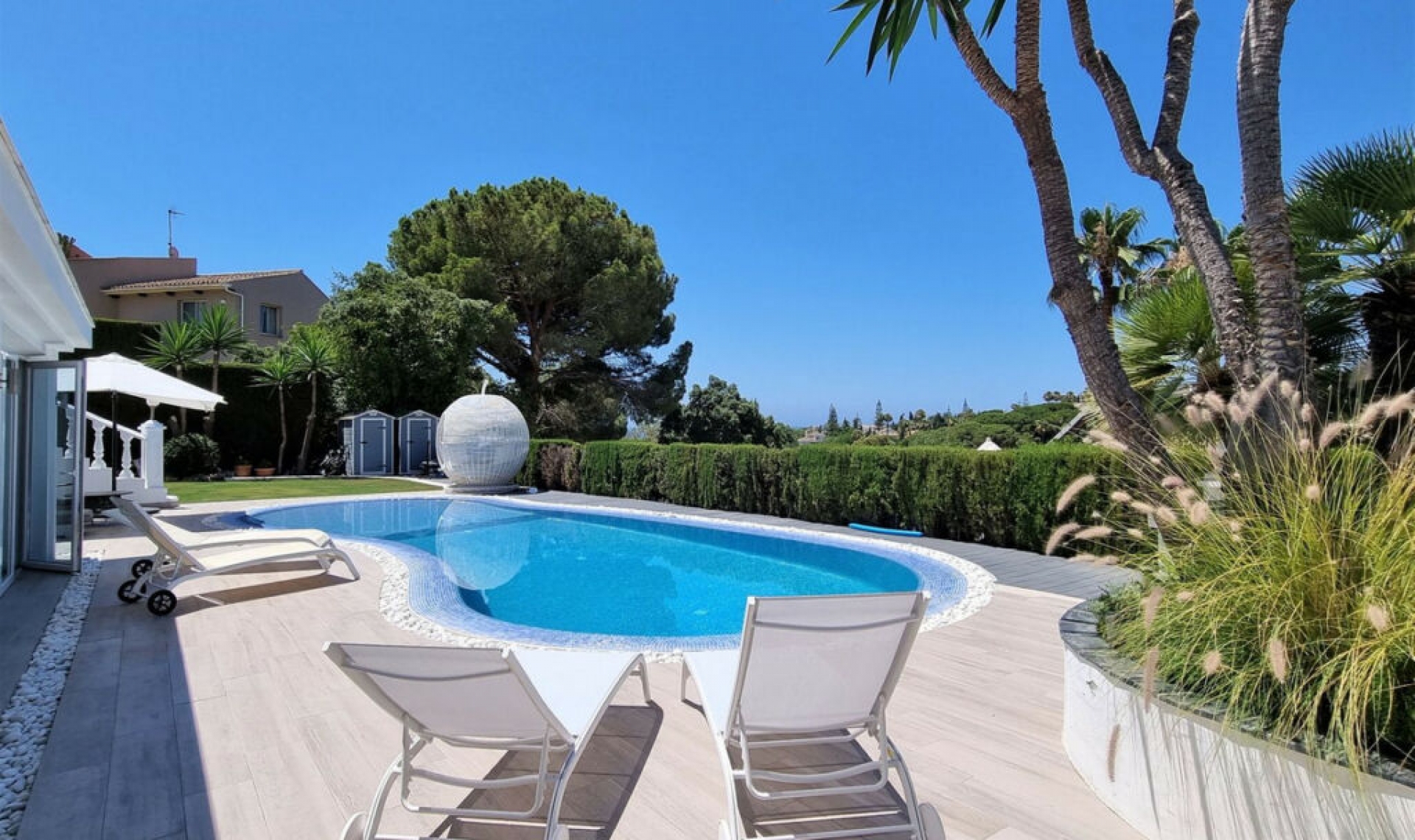 Resale - House -
Elviria