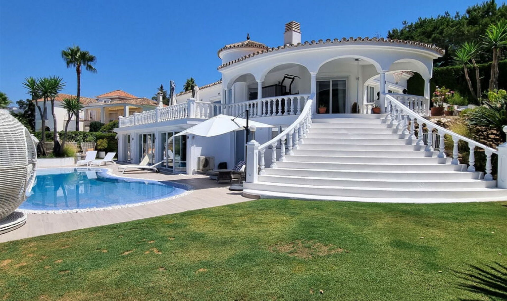 Resale - House -
Elviria