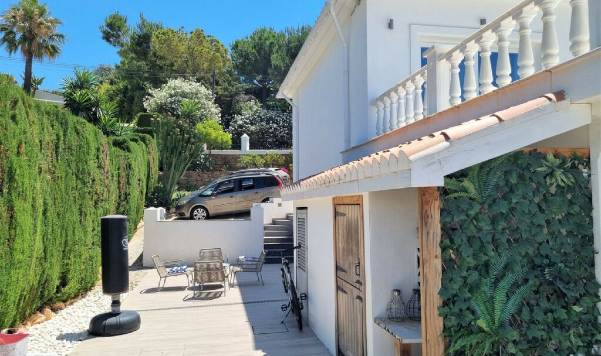 Resale - House -
Elviria