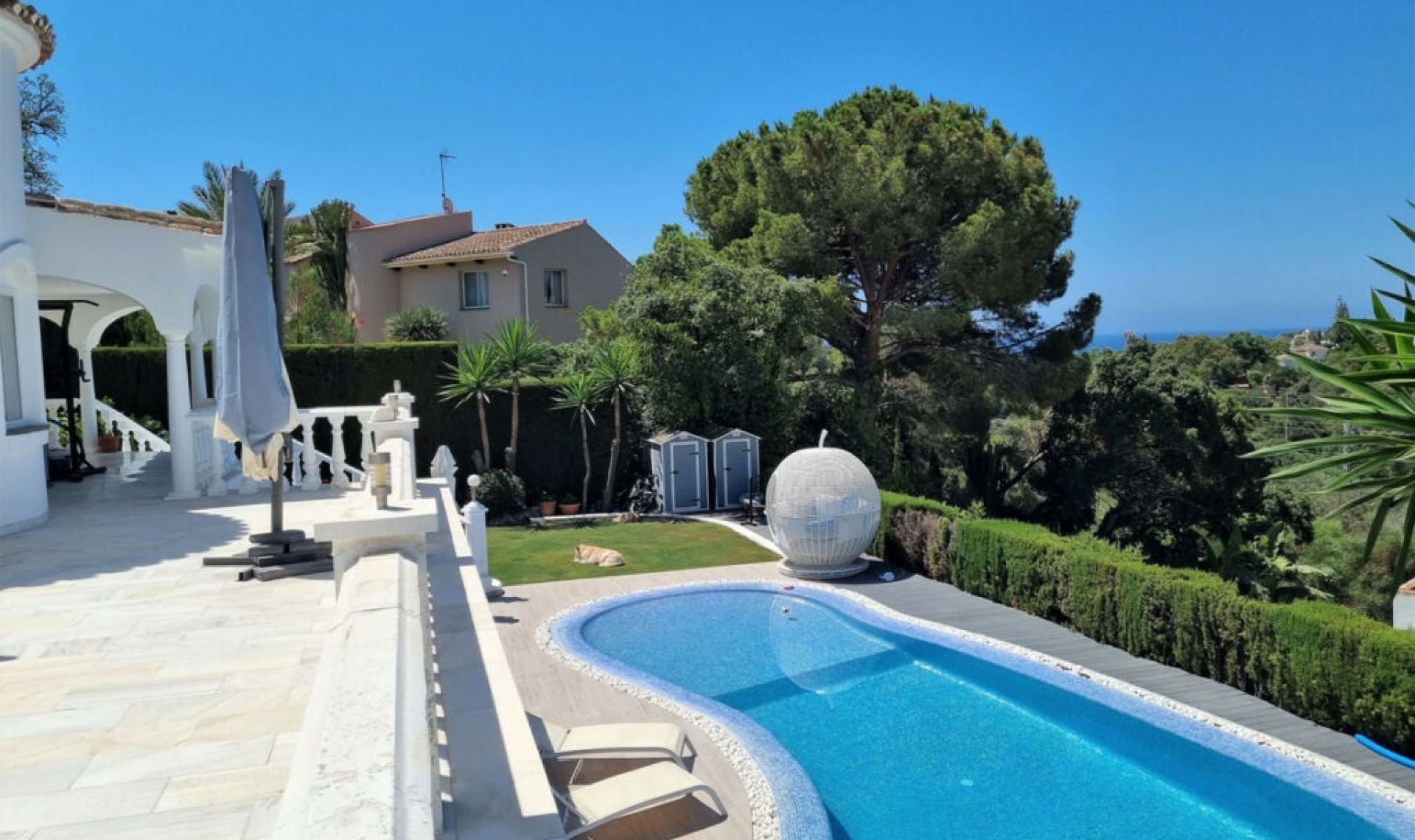 Resale - House -
Elviria