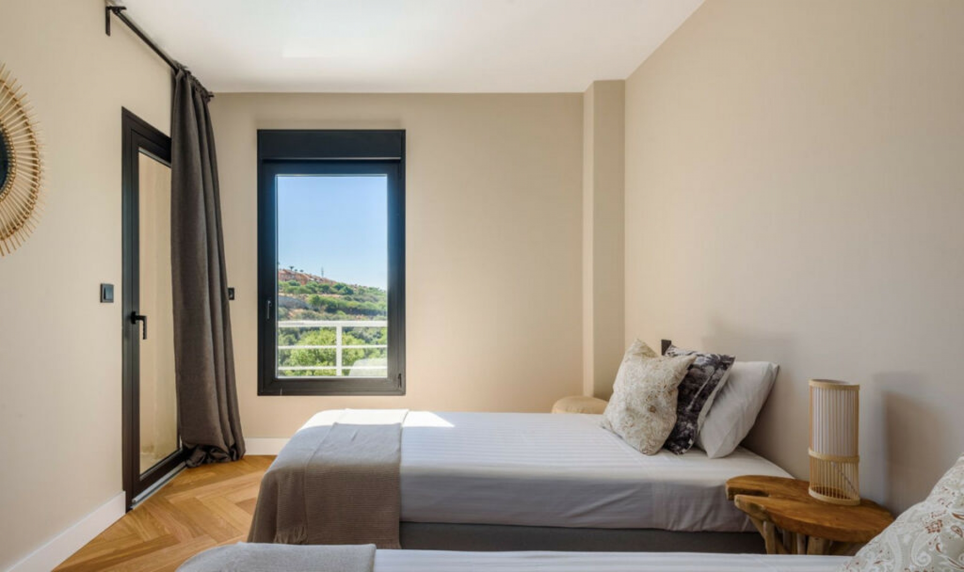 Resale - House -
Elviria